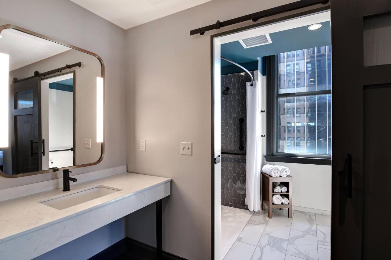 Courtyard By Marriott Cincinnati Downtown Экстерьер фото