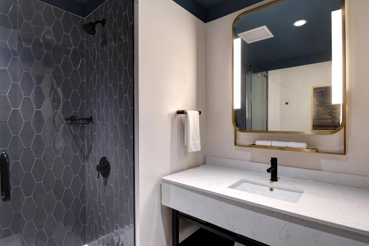 Courtyard By Marriott Cincinnati Downtown Экстерьер фото