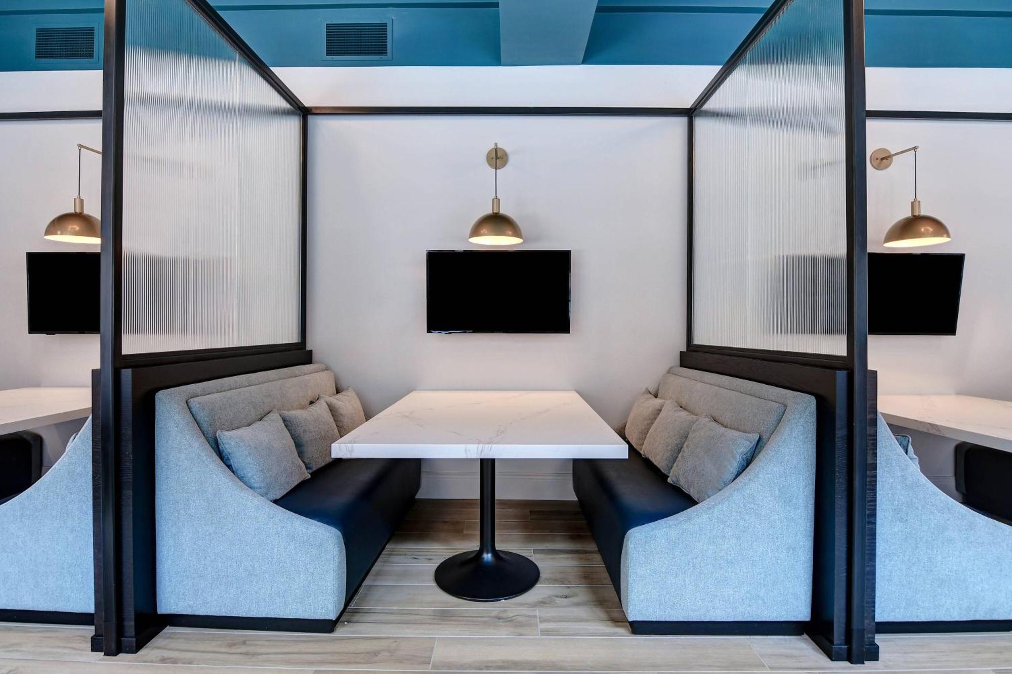 Courtyard By Marriott Cincinnati Downtown Экстерьер фото